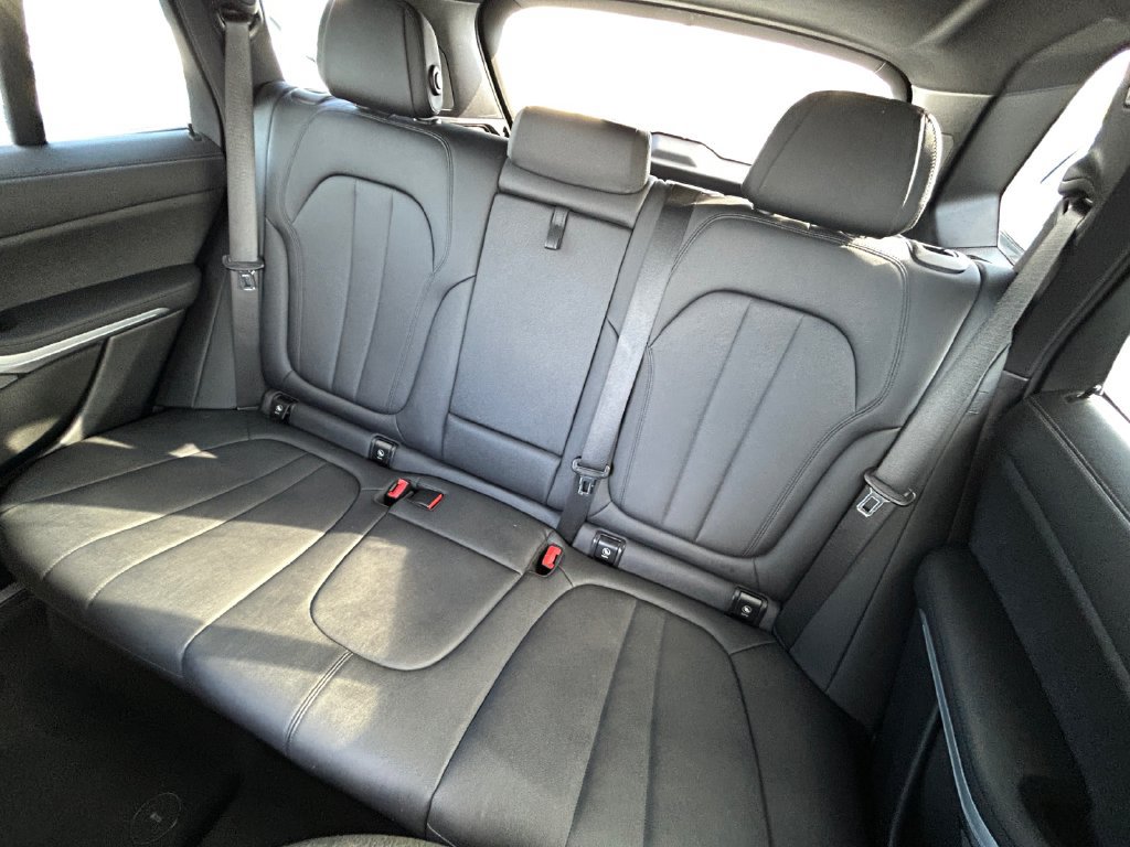 Used 2021 BMW X5 sDrive40i w/ Premium Package RWD image 13
