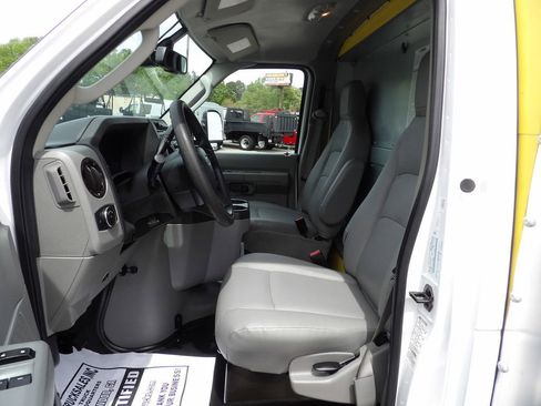 Used 2023 Ford E-350 and Econoline 350 Super Duty w/ Driver's Safety Package RWD image 17
