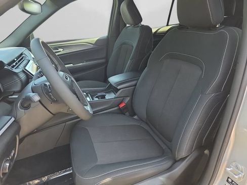 Used 2024 Jeep Grand Cherokee Laredo X w/ Luxury Tech Group I RWD image 12