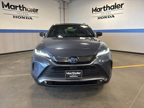 Used 2024 Toyota Venza XLE image 2