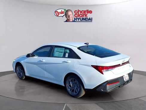 New 2026 Hyundai Elantra Blue image 3