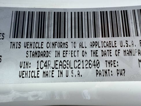Used 2020 Jeep Grand Cherokee Altitude RWD image 32