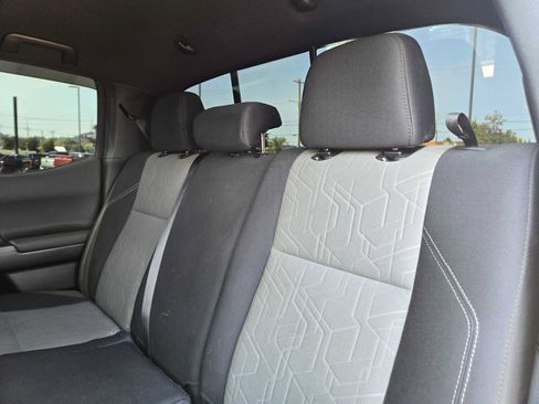 Used 2022 Toyota Tacoma TRD Off-Road w/ Technology Package AWD/4WD image 21