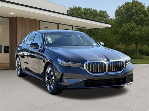New 2026 BMW 530i w/ Premium Package image 6