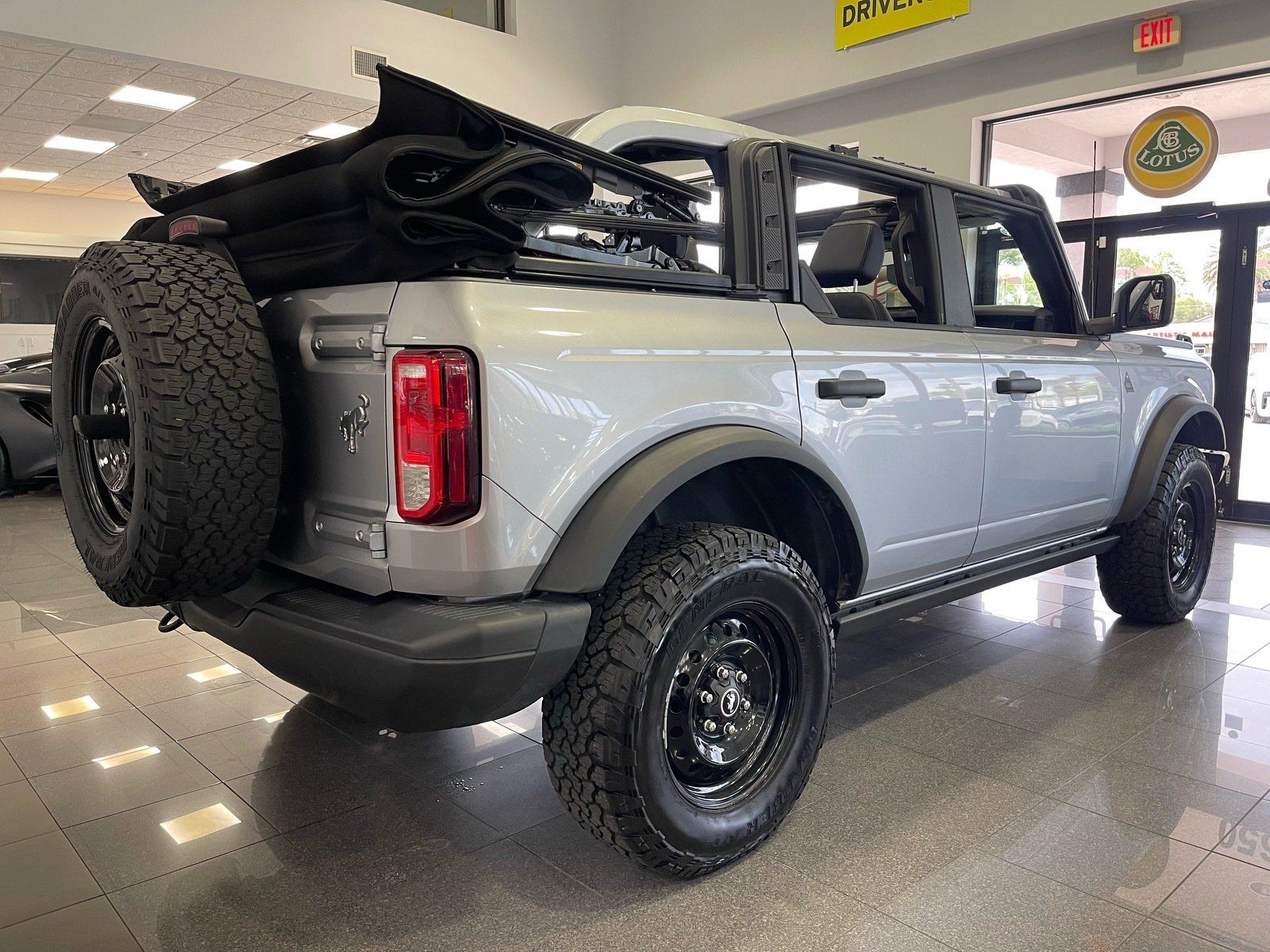 Used 2023 Ford Bronco Black Diamond AWD/4WD image 5