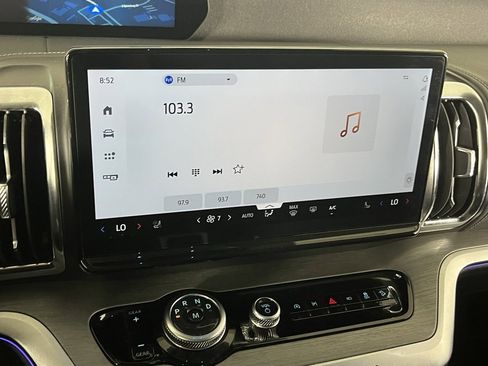 Used 2025 Ford Expedition Platinum image 18