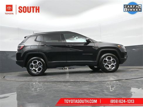 Used 2022 Jeep Compass Trailhawk w/ Trailhawk Convenience Group image 38