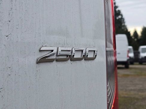 Used 2025 Mercedes-Benz Sprinter 2500 image 18