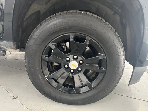 Used 2022 Chevrolet Colorado LT AWD/4WD image 17