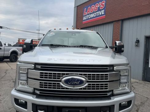 Used 2018 Ford F250 Platinum w/ Platinum Ultimate Package image 2