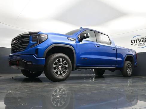 Used 2024 GMC Sierra 1500 AT4 w/ Technology Package image 19