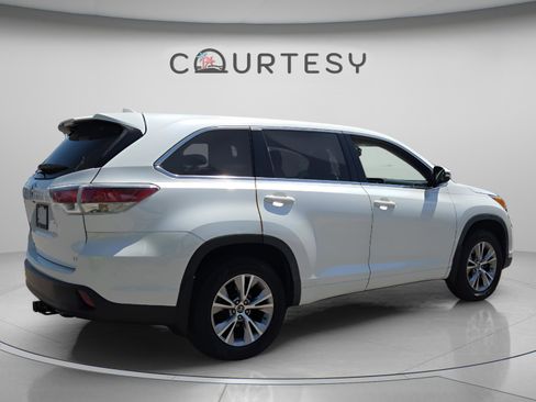 Used 2016 Toyota Highlander Plus image 5