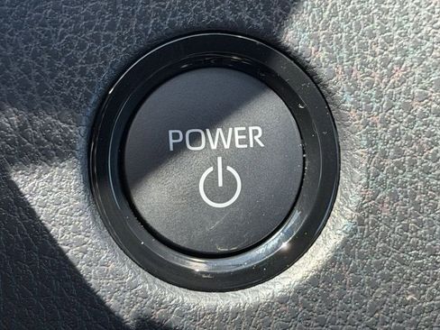Used 2026 Toyota Camry SE FWD image 22