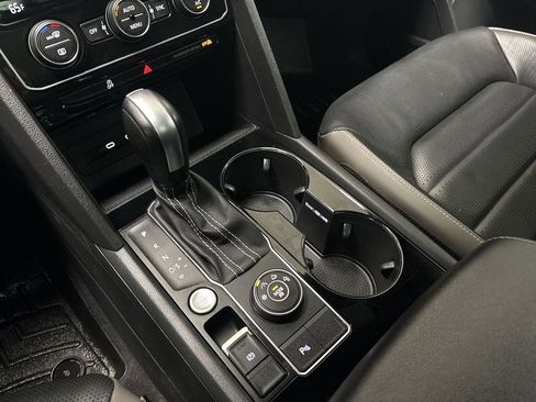 Used 2022 Volkswagen Atlas Cross Sport SEL R-Line image 54