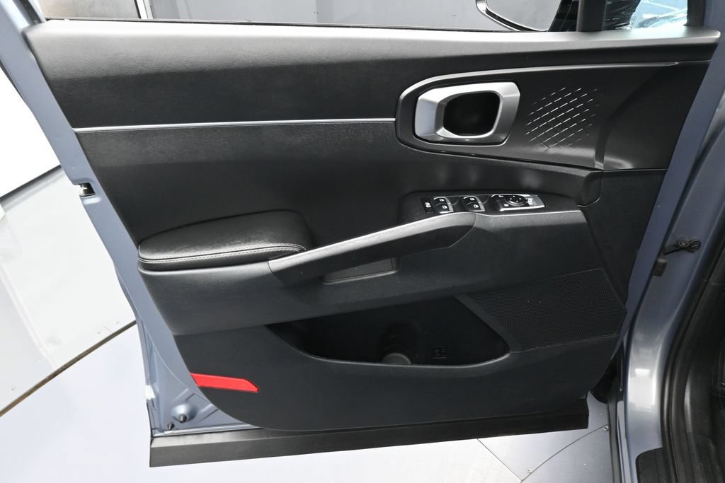 Used 2023 Kia Sorento S w/ Panoramic Sunroof Package FWD image 13