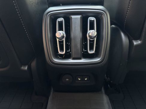 Used 2023 Volvo XC40 B5 Plus w/ Climate Package AWD/4WD image 23