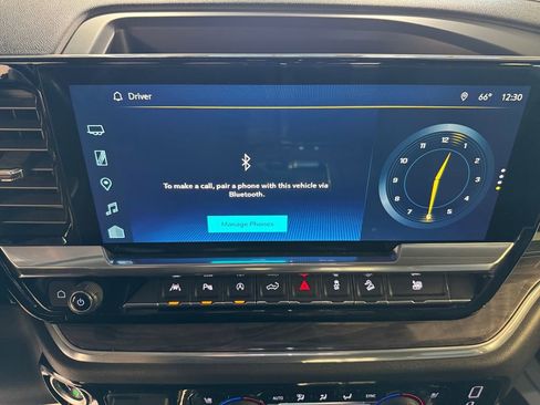 Used 2022 Chevrolet Silverado 1500 LTZ AWD/4WD image 19