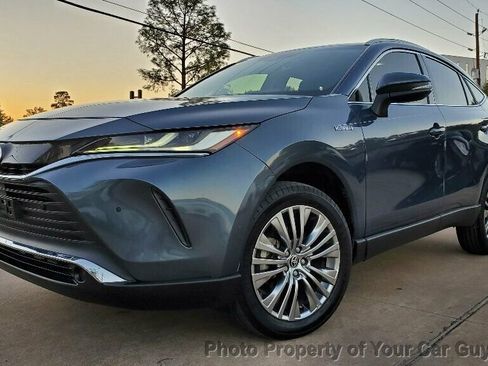 Used 2021 Toyota Venza XLE w/ Softex Package image 22