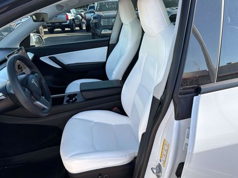 Used 2021 Tesla Model Y Long Range AWD/4WD image 12