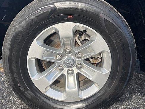 Used 2024 RAM 1500 Laramie AWD/4WD image 5