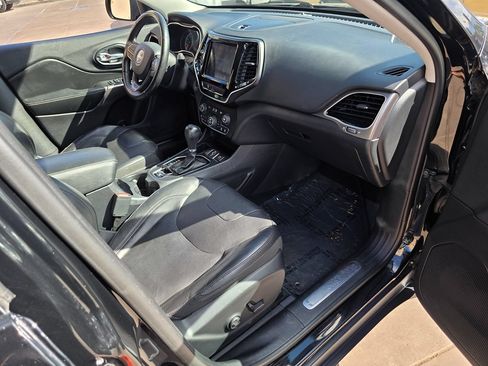 Used 2019 Jeep Cherokee Limited FWD image 14