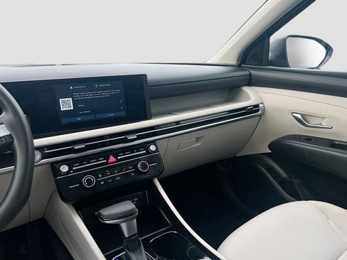 Used 2025 Hyundai Tucson SE image 24