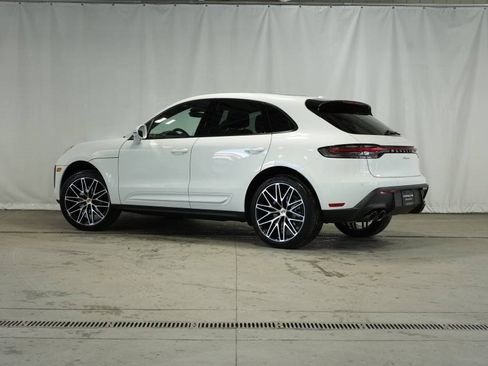 New 2025 Porsche Macan image 3