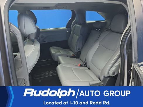 Used 2022 Toyota Sienna XLE FWD image 29