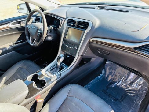 Used 2015 Ford Fusion SE w/ Equipment Group 202A image 18