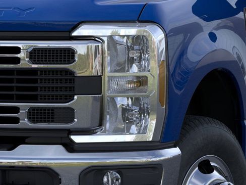 New 2026 Ford F350 XL w/ XL Chrome Package image 18