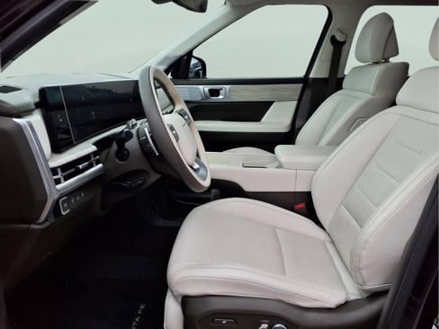 Used 2024 Hyundai Santa Fe Calligraphy FWD image 10