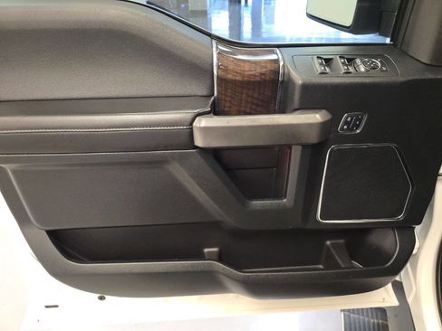 Used 2016 Ford F150 Platinum w/ Equipment Group 701A Luxury image 18