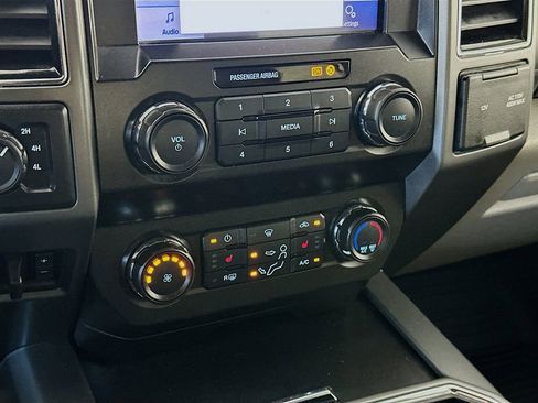 Used 2020 Ford F250 XLT w/ XLT Premium Package AWD/4WD image 18