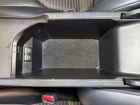 Used 2021 Toyota Camry SE FWD image 33