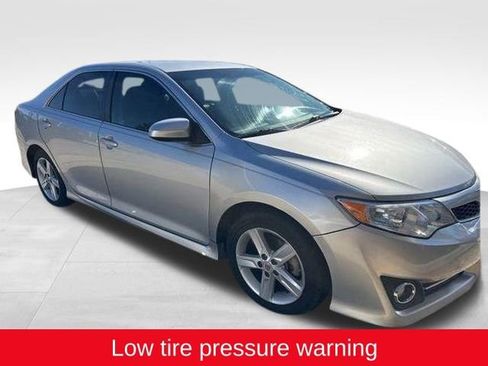 Used 2013 Toyota Camry SE image 3