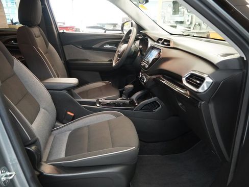Used 2023 Chevrolet TrailBlazer LT w/ Convenience Package FWD image 33