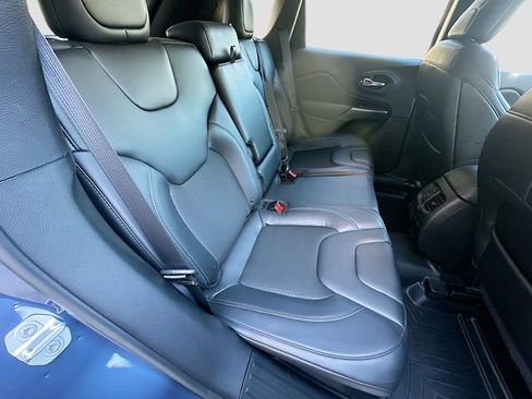 Used 2019 Jeep Cherokee Latitude Plus image 28