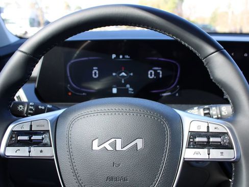 New 2025 Kia Telluride S image 27