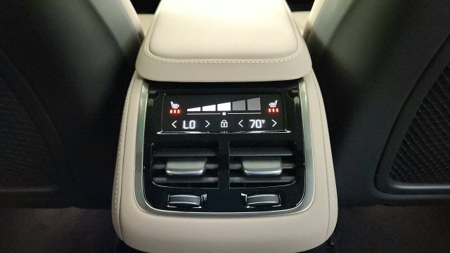 New 2026 Volvo XC90 T8 Plus w/ Protection Package Premier AWD/4WD image 32