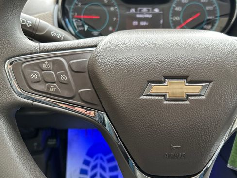 Used 2018 Chevrolet Cruze LT image 29