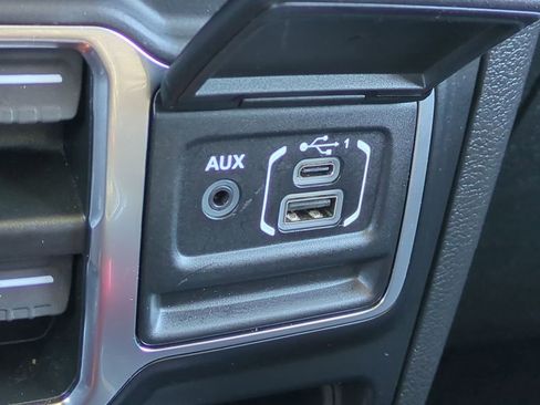 Used 2021 Jeep Wrangler Unlimited Sahara image 34