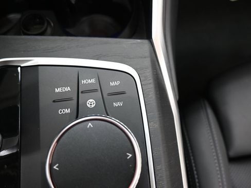 Used 2023 BMW 430i Convertible w/ Premium Package image 21