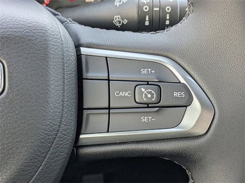 New 2026 Jeep Compass Latitude image 25