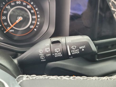 Used 2025 Jeep Wrangler Unlimited Sahara AWD/4WD image 27