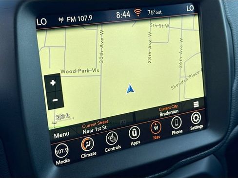 Used 2023 Jeep Renegade Trailhawk w/ Trailhawk Elite Group AWD/4WD image 14