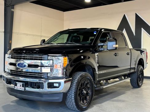 Used 2017 Ford F250 Lariat w/ Lariat Value Package AWD/4WD image 1