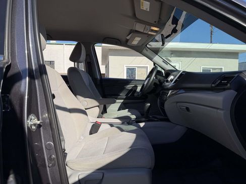 Used 2018 Honda Pilot LX image 10
