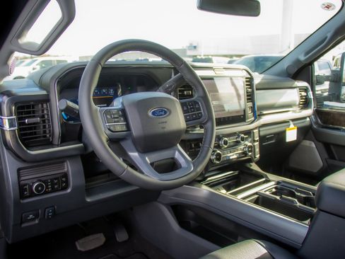 New 2026 Ford F250 Lariat w/ Black Appearance Package image 38