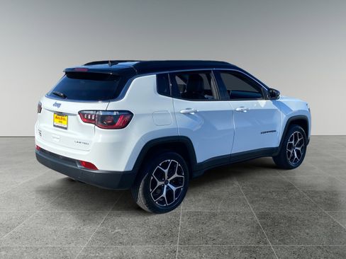 Used 2025 Jeep Compass Limited image 5