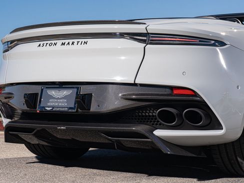 Used 2023 Aston Martin DBS Volante image 11